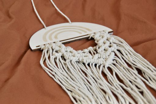 macramé regenboog hanger